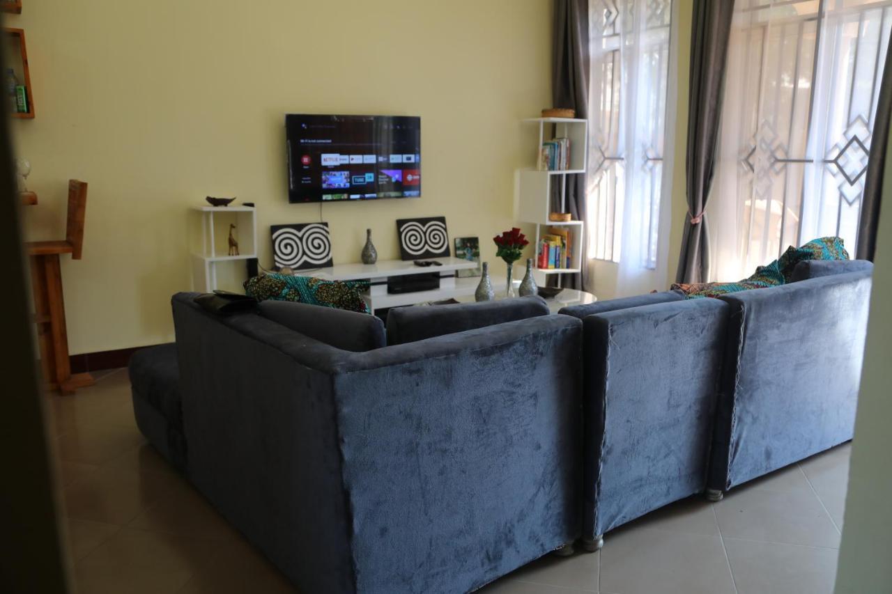 Pearl Lulu Modern Bnb Homestay Dar es Salaam Exterior photo