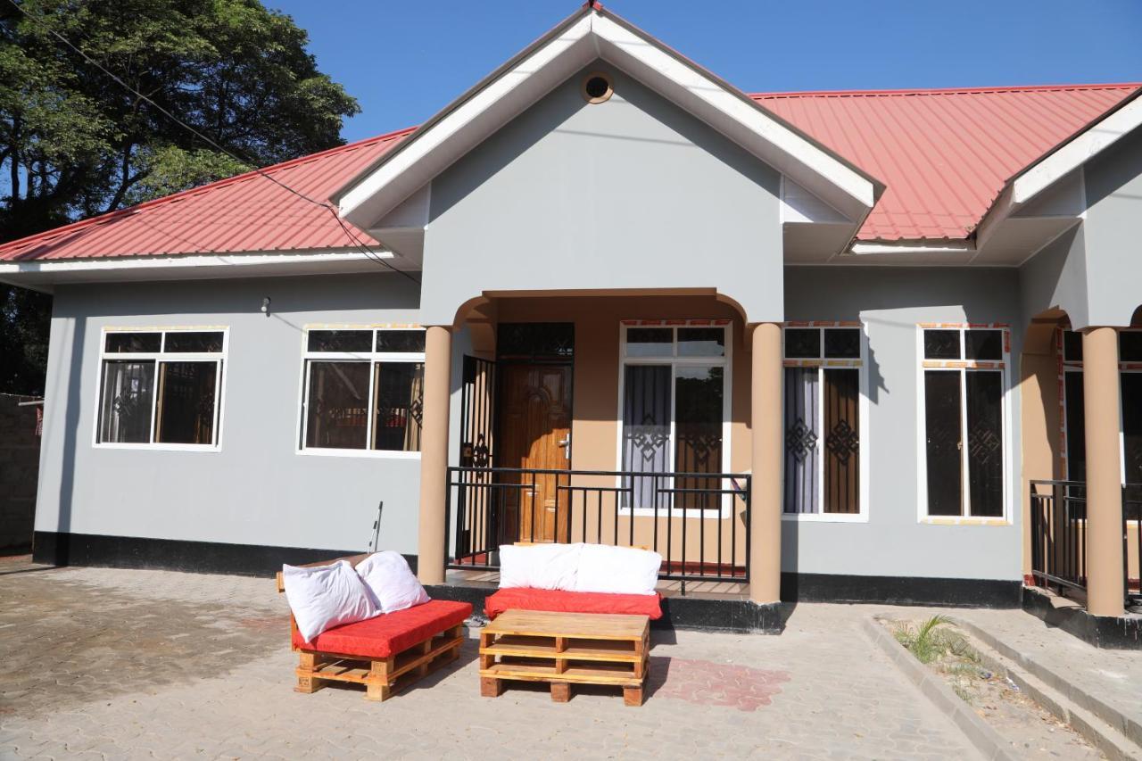 Pearl Lulu Modern Bnb Homestay Dar es Salaam Exterior photo
